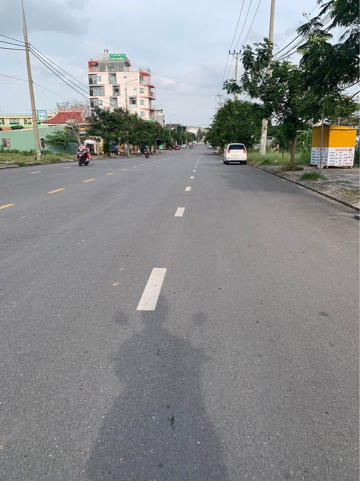 Nhà phố Ngũ Hành Sơn Đà Nẵng 126m² giá 5 tỷ - Ô tô đỗ cửa, gần chợ Khuê Mỹ!