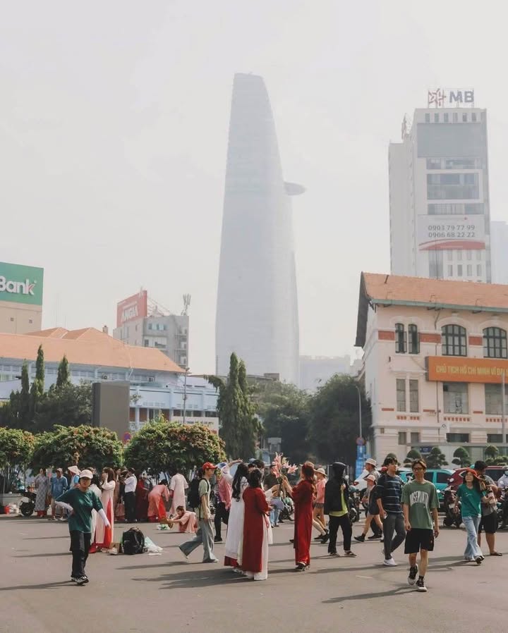 Cho thuê nguyên căn lô góc mặt tiền kinh doanh tại Quận 1 - Diện tích 60m², vị trí đắc địa!