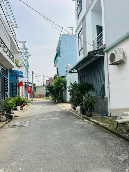 Nhà 2 tầng 49m² Bình Hòa, Thuận An chỉ 2.5 tỷ - Pháp lý chuẩn sẵn sàng ở!