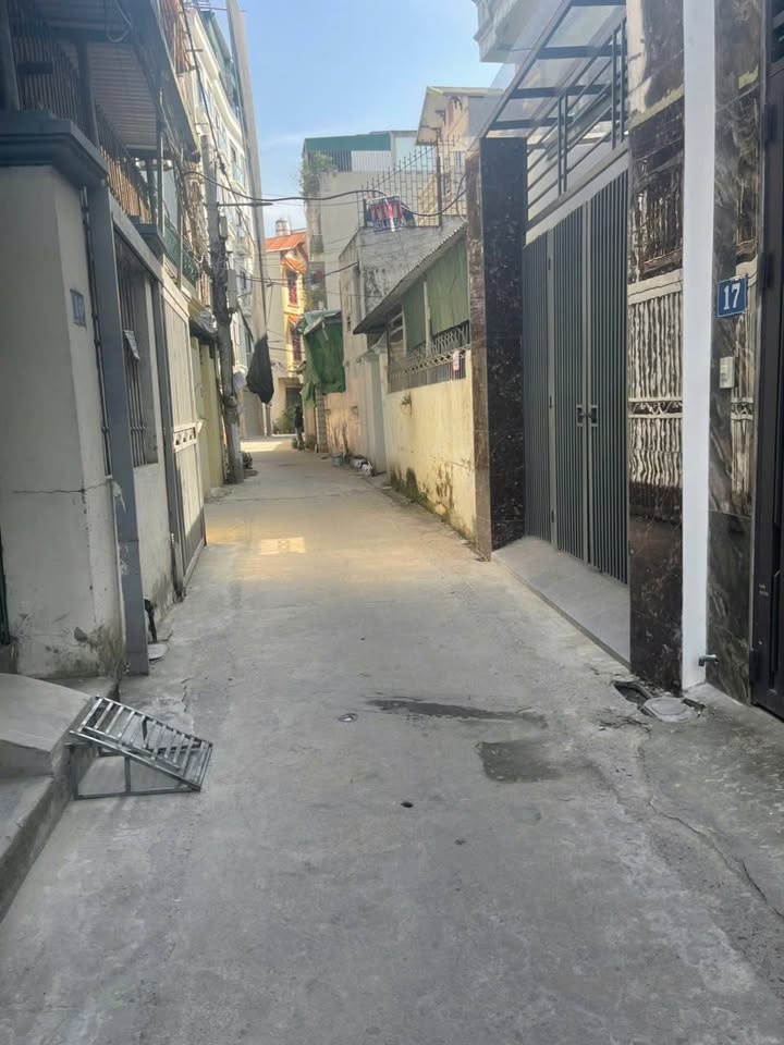 Nhà phố Nguyễn Văn Linh, Thạch Bàn 70m² giá 11.2 tỷ - Thiết kế hiện đại, vị trí đắc địa!