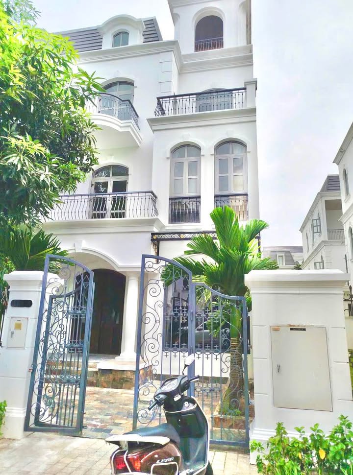 Nhà biệt thự 5 tầng Trung Hòa 190m² giá thỏa thuận - Bàn giao ngay!