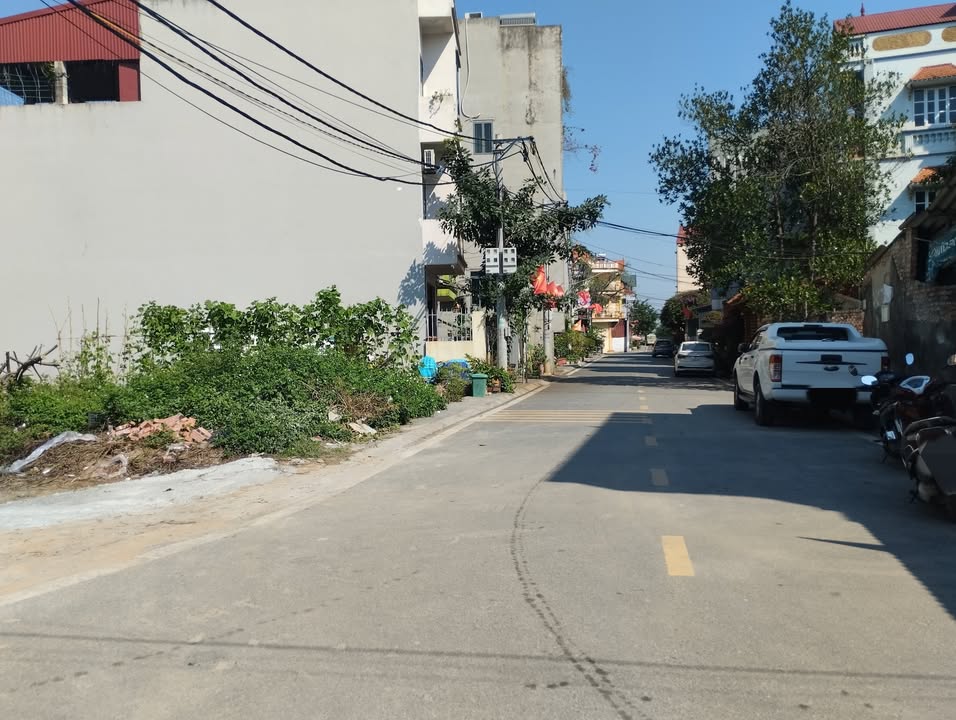 Đất lô góc Kim Chung 55m² giá 6.x tỷ - Đường ô tô tránh, tiện nghi đầy đủ!