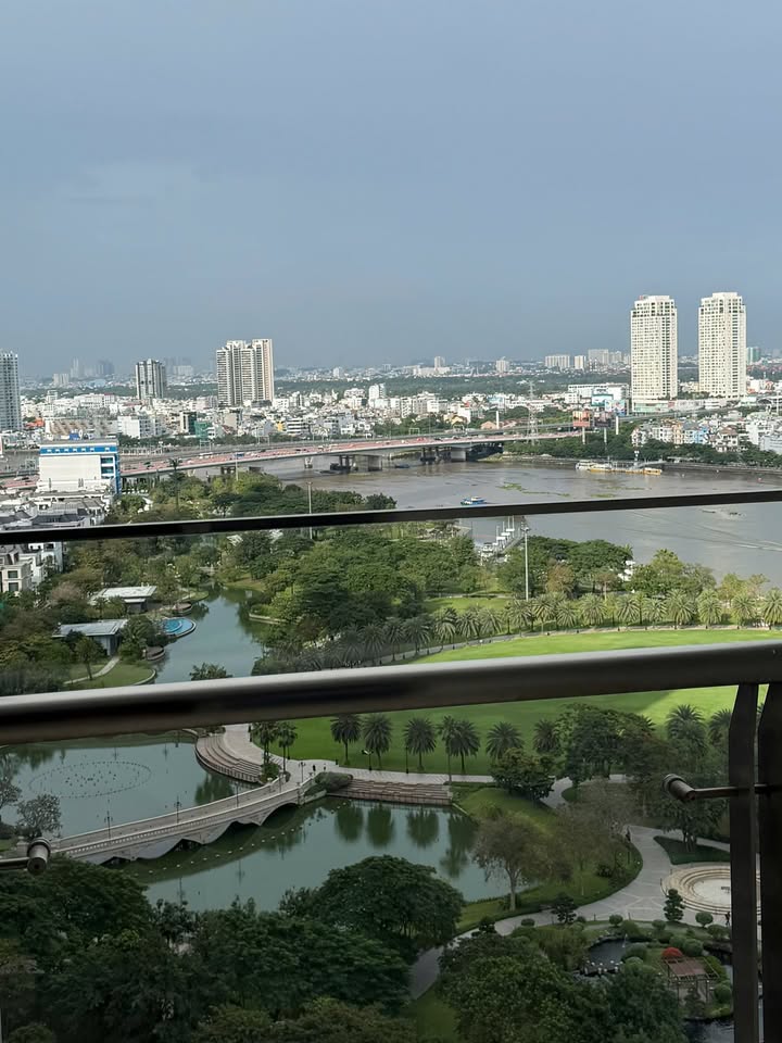 Căn hộ 4PN Vinhomes Central Park 188m² giá 33 tỷ - View công viên đẳng cấp!