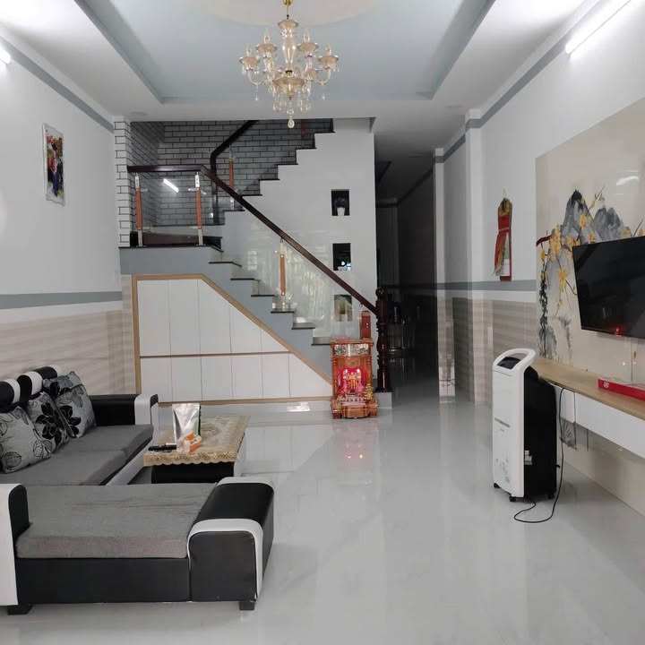 Nhà trệt lầu hẻm ô tô đường Lưu Khánh Đức, 80m² chỉ 2.25 tỷ - Gần khu trung tâm!