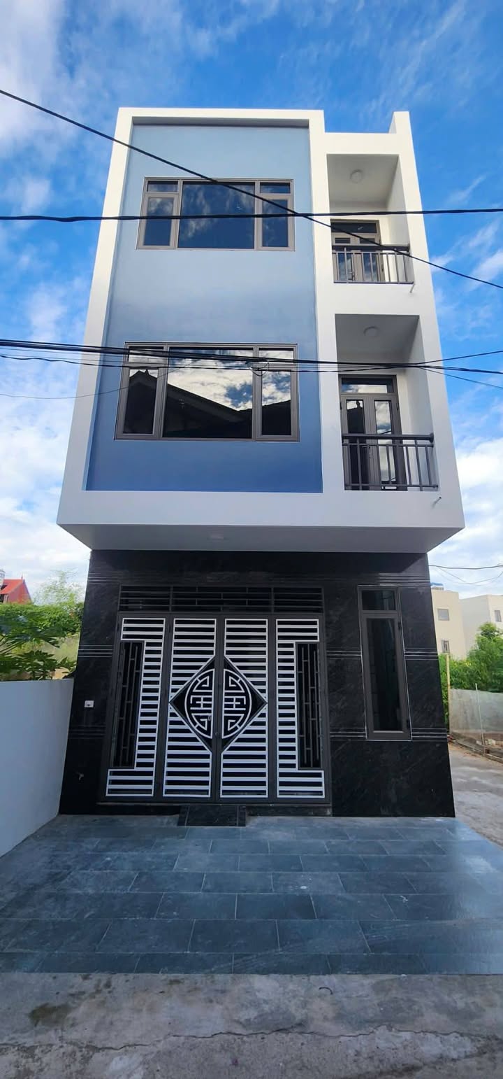 Nhà 3 tầng tại Mai Pha, Lạng Sơn - Giá 2 tỷ, ô tô đỗ tận sân!