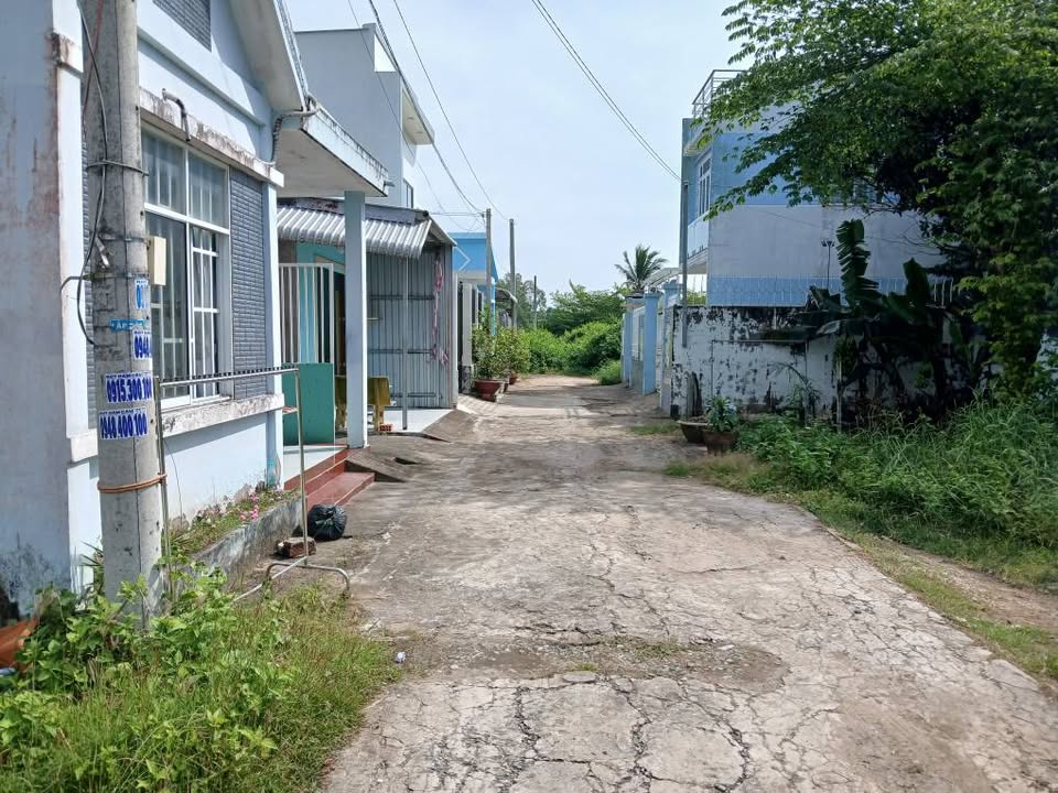 Đất thổ cư hẻm bê tông 72m² Long Đức giá 350 triệu - Cơ hội đầu tư hấp dẫn!