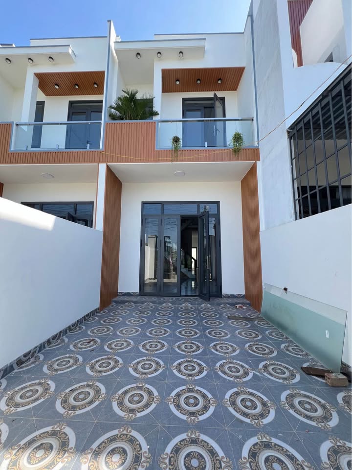 Nhà 2 tầng tại Thạnh Phú, Vĩnh Cửu 100m² - Sổ đỏ chính chủ, giá thỏa thuận!