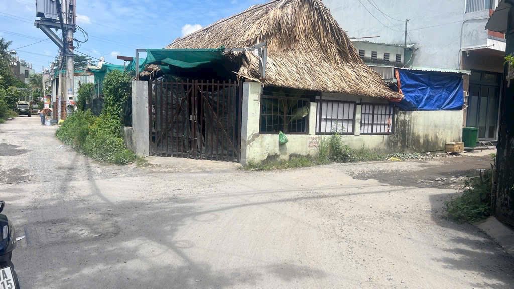 Nhà lô góc 2 mặt tiền An Phú Đông 170m² giá 5.5 tỷ - Đầu tư sinh lời cao!