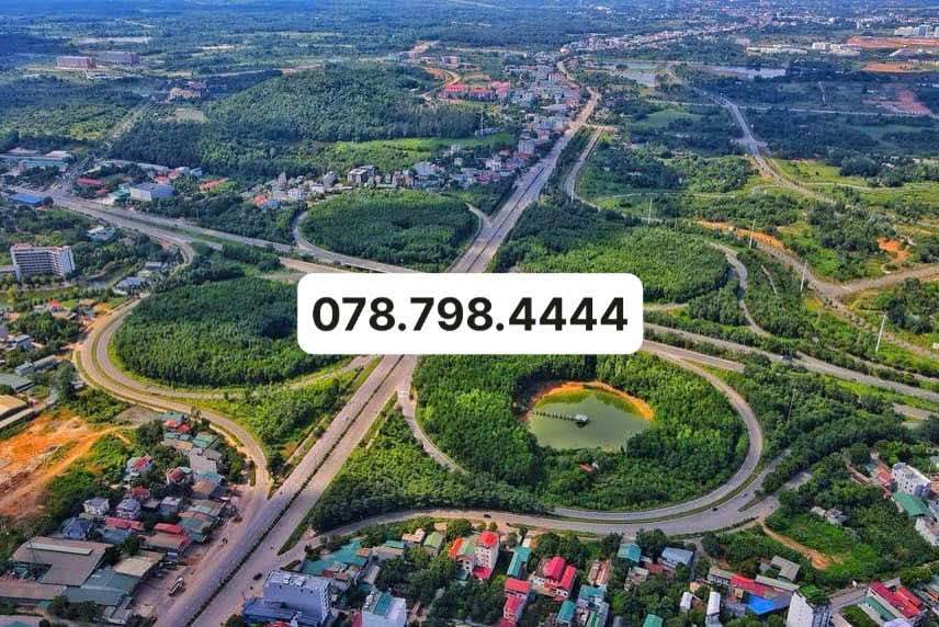 Đất thổ cư Bình Yên Thạch Thất 1400m² giá 4.2 tỷ - Mặt tiền 35m, ô tô vào tận nơi!