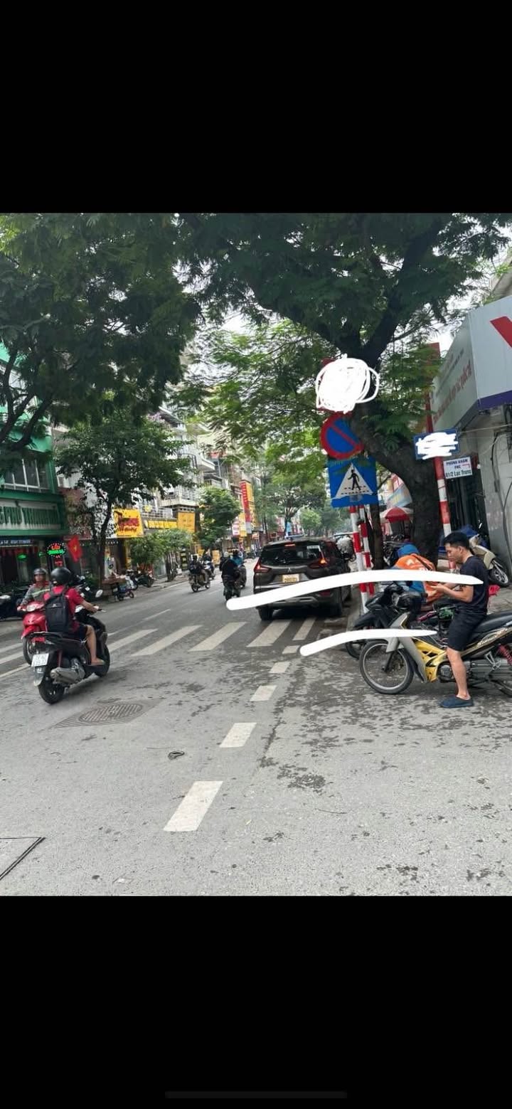 Nhà mặt phố Lạc Trung 72m² giá 37 tỷ - Kinh doanh đỉnh cao, lô góc 3 mặt tiền!