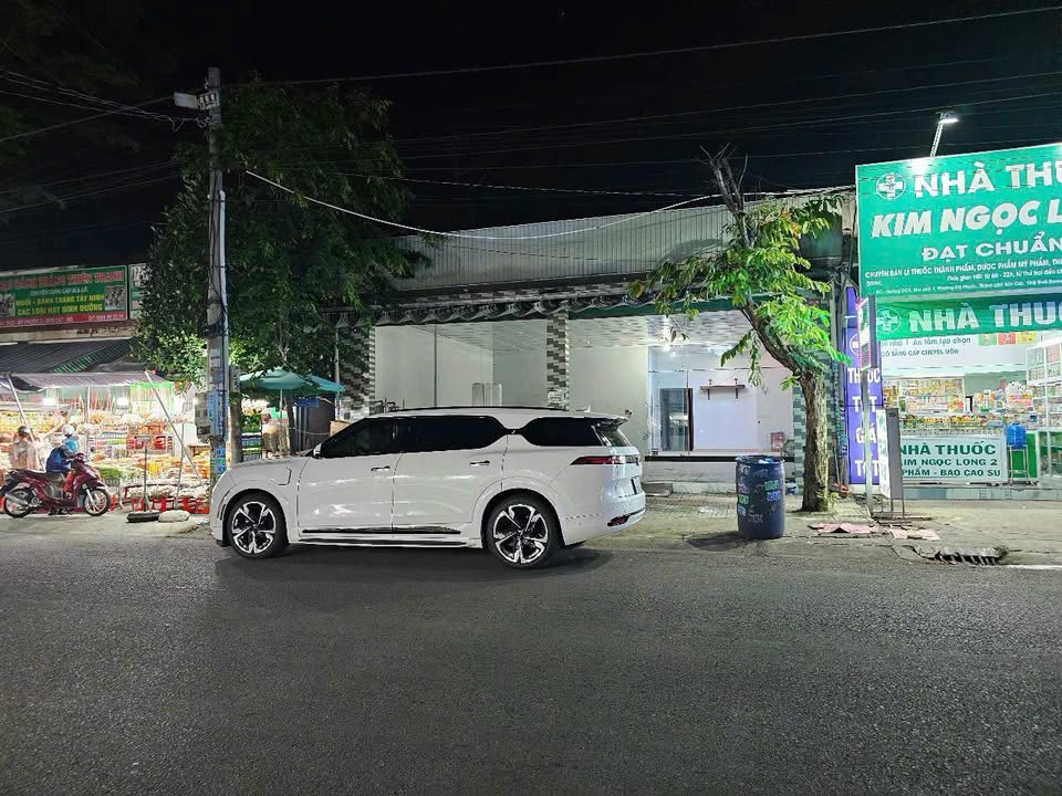 Front House đường DC5, Mỹ Phước, Bình Dương 300m² giá 8 tỷ - Kinh doanh sầm uất ngay chợ!