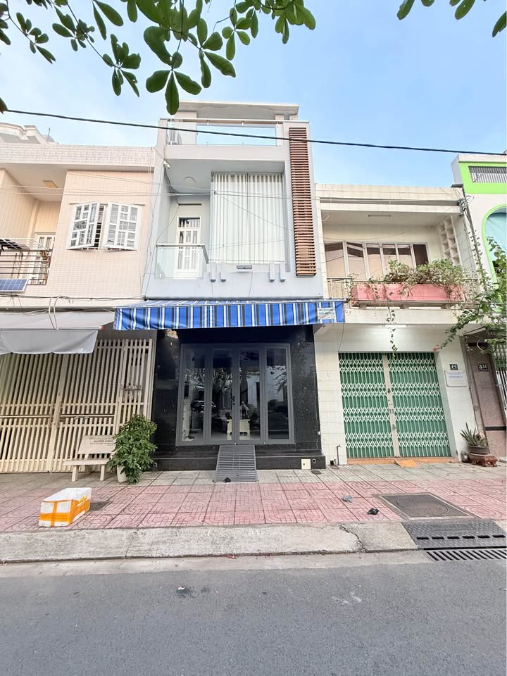 Nhà mặt tiền công viên Sao Mai, phường 5, TP. Mỹ Tho, giá 4.8 tỷ - Cơ hội đầu tư tuyệt vời!