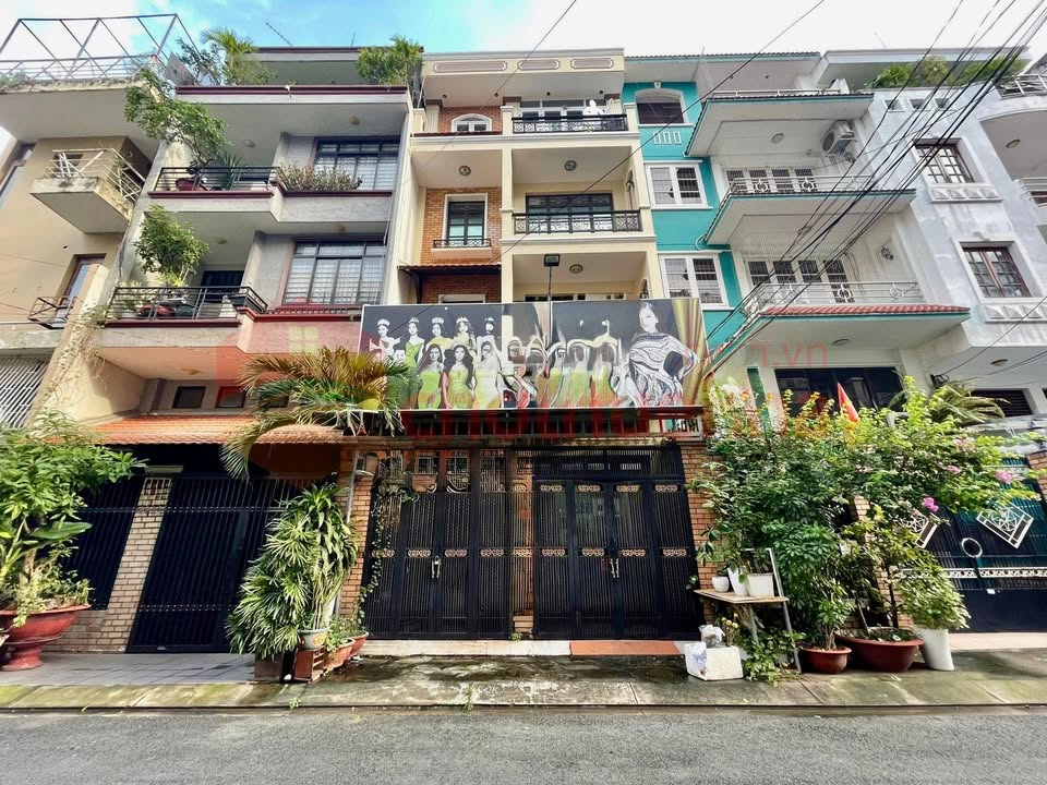 Nhà cho thuê hẻm xe tải đường 3 Tháng 2, quận 10 - 72m² giá 30 triệu/tháng - Không thể bỏ lỡ!