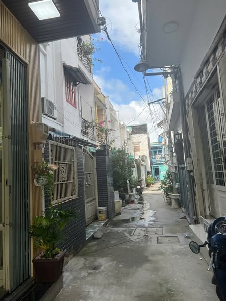 Nhà phố 3 tầng tại hẻm 1982/51 Huỳnh Tấn Phát, Nhà Bè, 22.5m² - Giá chỉ 1.75 tỷ!