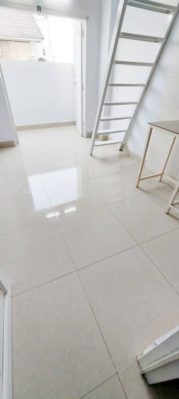 Phòng trọ cho thuê tại Phú Hữu, Thủ Đức giá 2.8 triệu - Tiện nghi đầy đủ, an ninh cao!