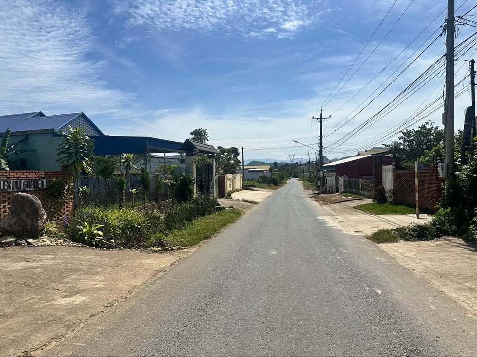 Đất nền Bảo Lộc 550m² giá 1.999 tỷ - Gần chợ & tiện ích đầy đủ!