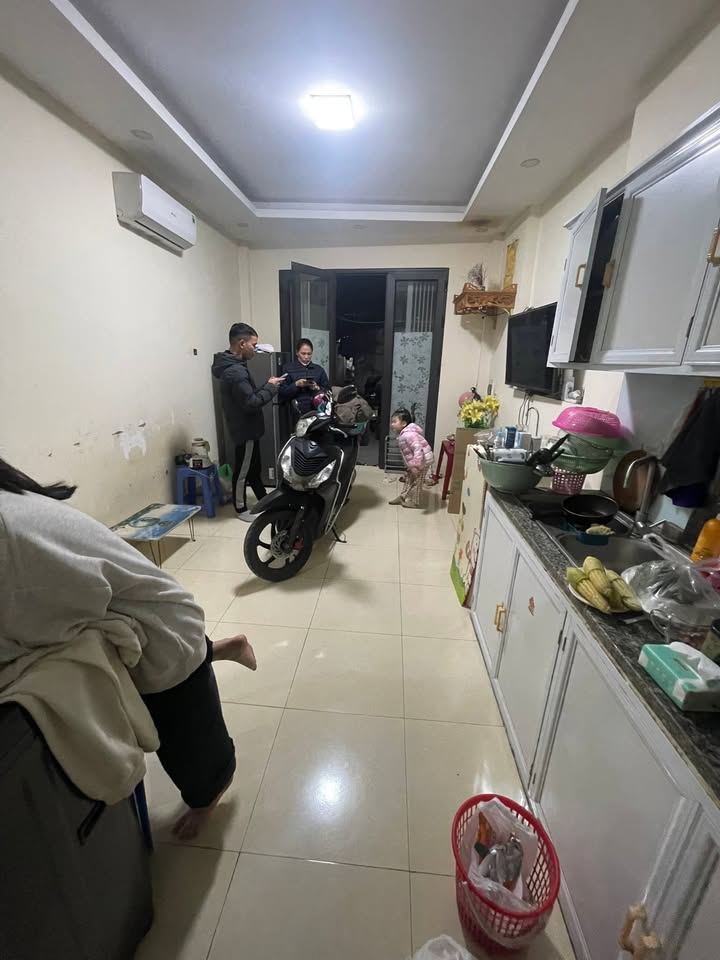 Nhà 2 tầng Sài Đồng 35m² giá 2.9 tỷ - Chính chủ bán gấp!