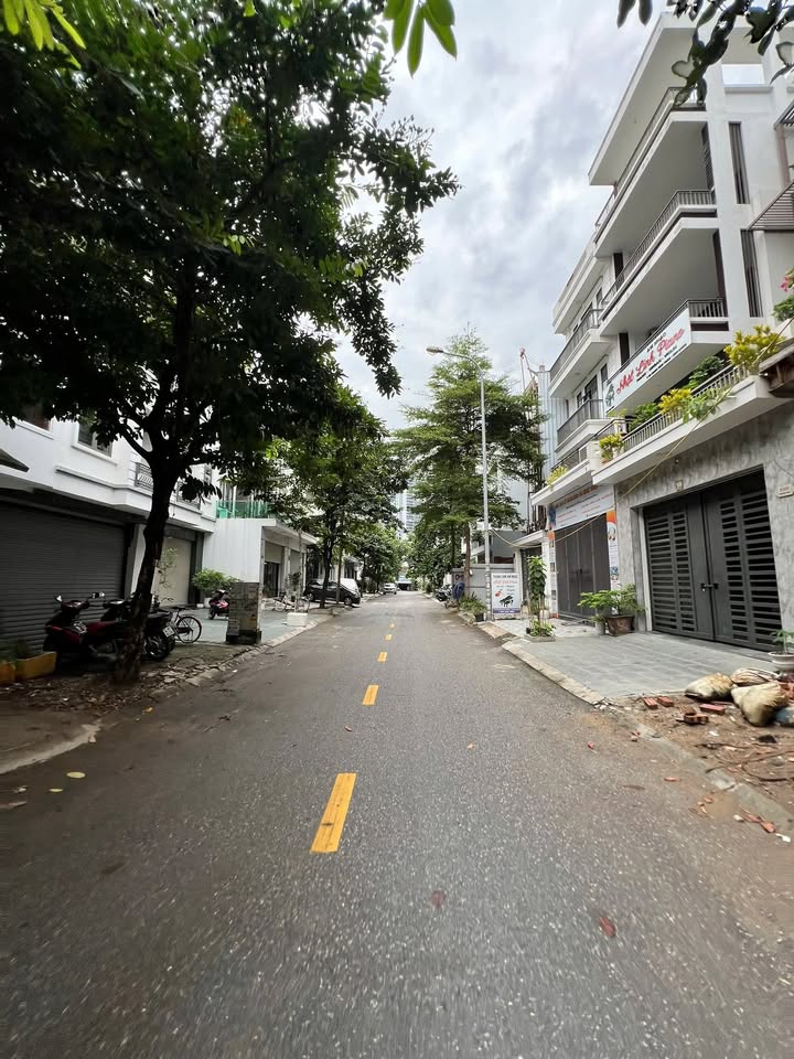 Nhà Thô 4 Tầng mặt đường Quán Nam 104m² giá 8 tỷ - Cơ hội đầu tư hiếm có!