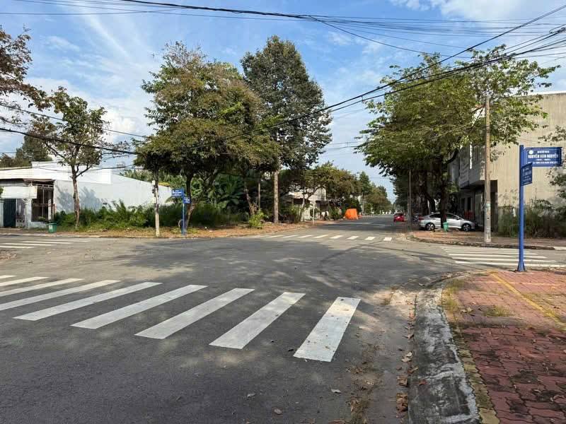 Đất liền kề góc MT đường Lê Long Vân, Bà Rịa 107m² giá 8.5 tỷ - Đầu tư sinh lời ngay!