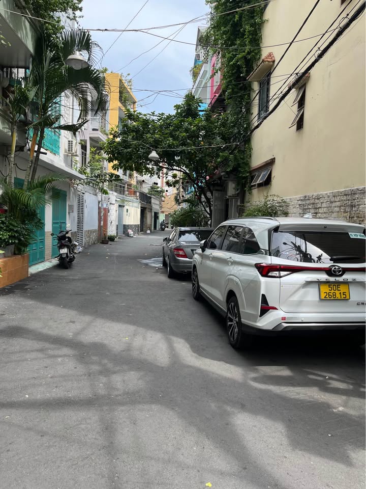 Chính chủ bán CHDV hẻm xe hơi Phan Đăng Lưu, Phú Nhuận 48m² giá 10.8 tỷ - Đầu tư sinh lời ngay!