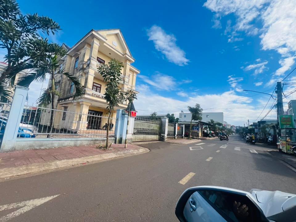 Nhà liền kề hẻm ô tô Thống Nhất 77m² giá 1.8 tỷ - Sẵn sàng vào ở ngay!