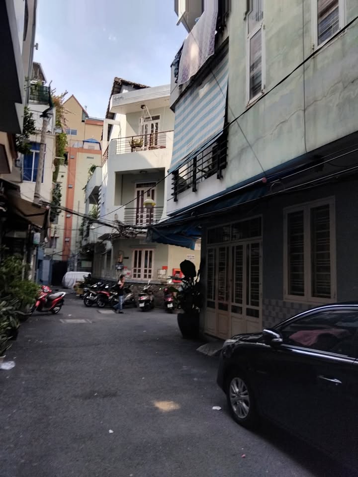 Nhà hẻm 4m đường Nguyễn Đình Chiểu, quận 3, 36m² giá 11.7 tỷ - Thiết kế đẹp, tiện nghi đầy đủ!