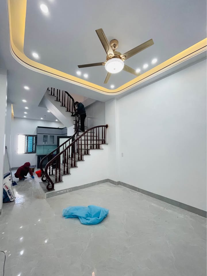 Nhà 3 tầng tại phường Kỳ Bá, Thái Bình 120m² giá 2.1 tỷ - Thiết kế hiện đại, sẵn sàng vào ở!