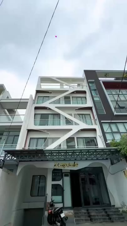 Khách sạn cao cấp đường Nguyễn Gia Trí quận Bình Thạnh 178.4m² giá 55 tỷ - Hợp đồng thuê ổn định 170 triệu/tháng!