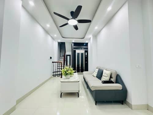 Nhà mới Đê La Thành 32m² giá 8 tỷ - Độc quyền thang máy full nội thất!