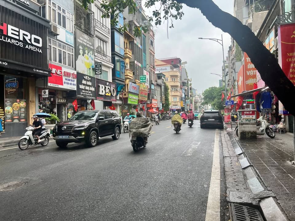 Mặt phố Bạch Mai, Hai Bà Trưng, 42m² giá 22.5 tỷ - Kinh doanh sầm uất!