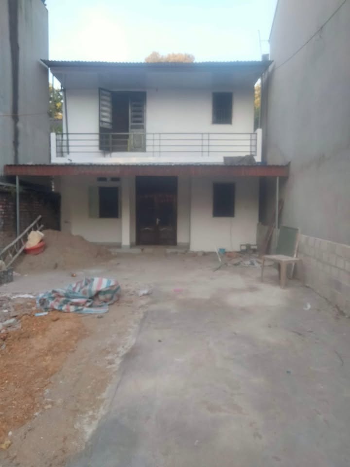 Nhà 2 tầng Quan Triều Thái Nguyên 213m² giá 2 tỷ - Sân rộng đỗ ô tô thoải mái!