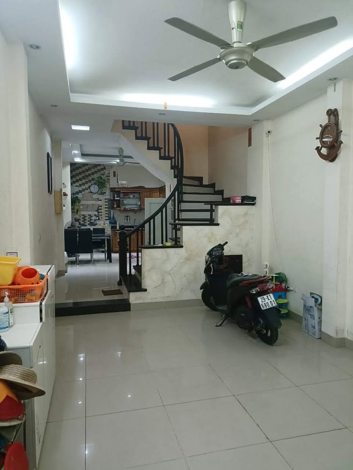 Cho thuê phòng 25m² tại Bồ Đề, Long Biên giá 3.2 triệu - Nội thất đầy đủ, tiện nghi