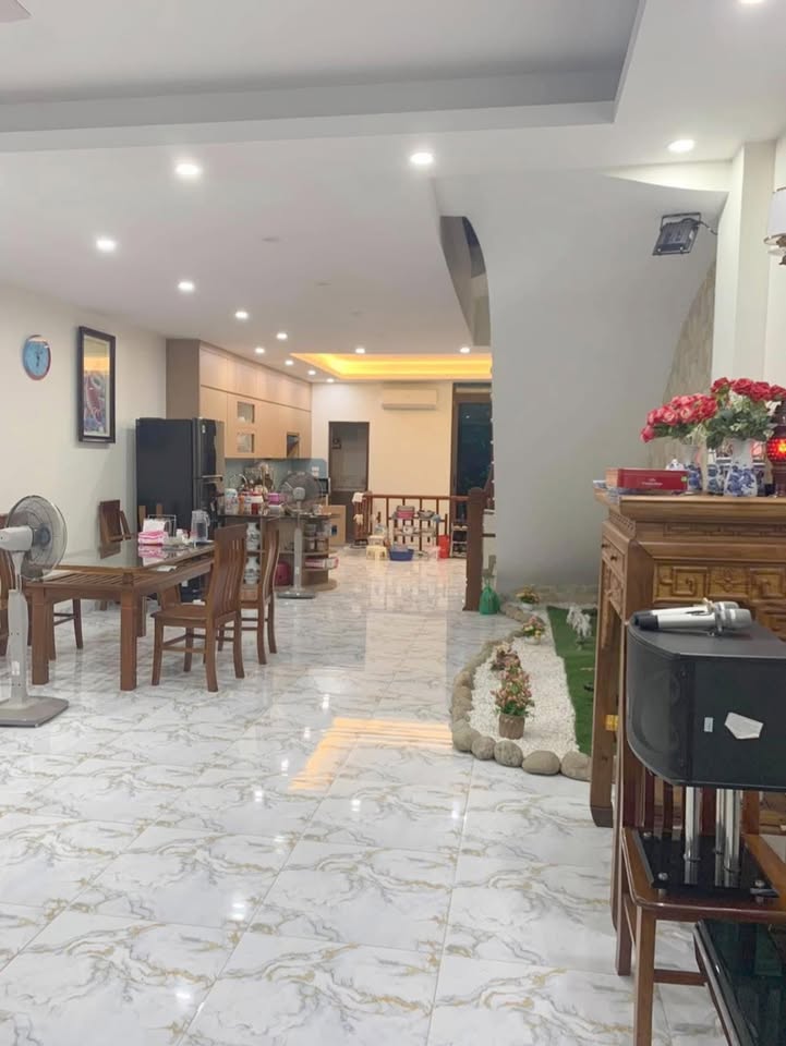 Cho thuê mặt bằng kinh doanh phố Ngọc Lâm 75m² giá 13 triệu - Thích hợp mở văn phòng, spa, shop