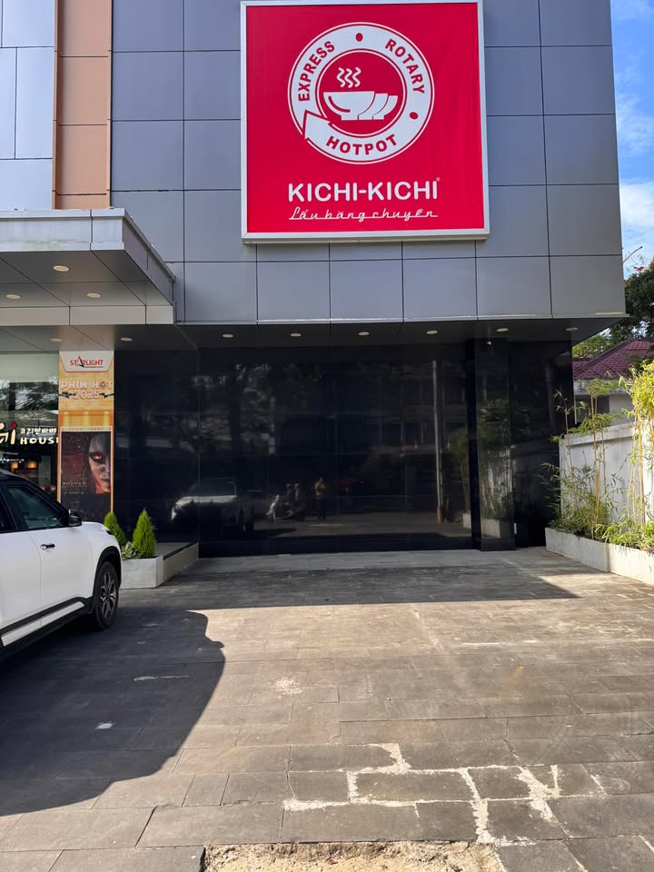 Cho thuê mặt bằng mặt tiền đường Quang Trung, Pleiku - Thích hợp kinh doanh đồ ăn vặt và trà sữa!