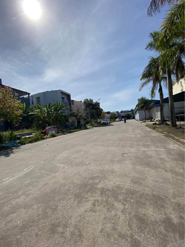 Đất góc trung tâm khu 3-8 Hải Hoà 137m² giá 6 tỷ - Tiềm năng đầu tư lớn!