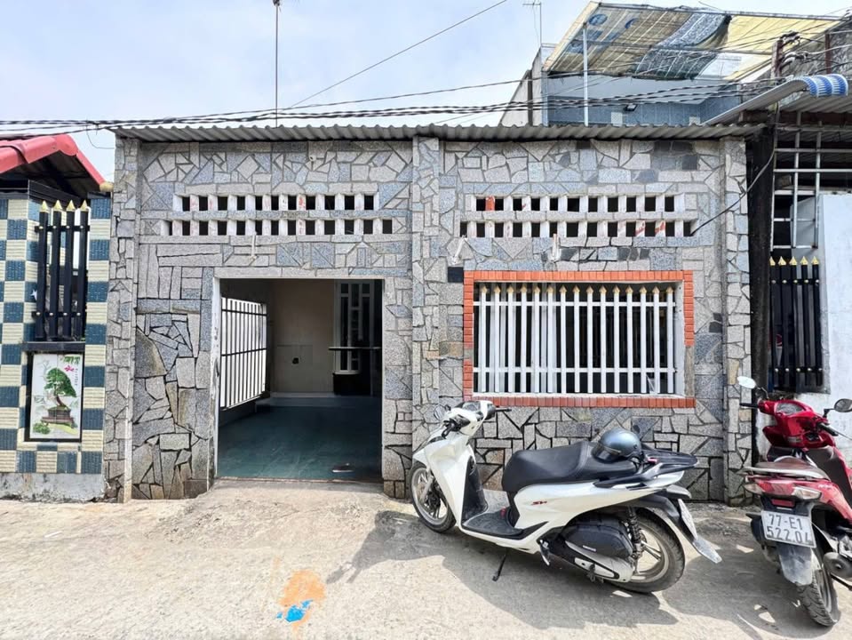 Nhà bán gấp tại xã Đức Hòa, Long An - 108m² chỉ 1.4 tỷ, pháp lý rõ ràng!