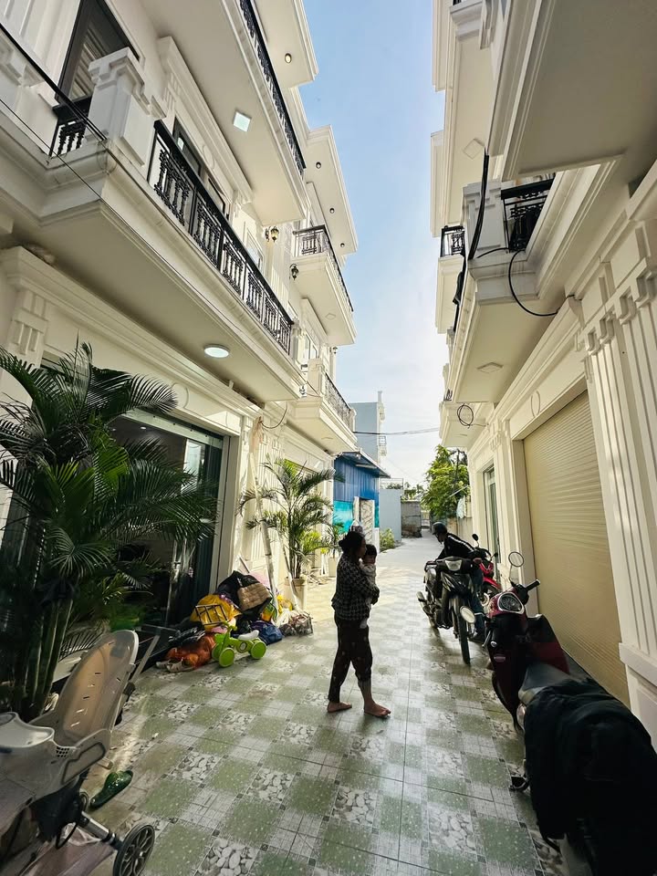 Nhà 3 tầng Kiều Trung, Hồng Thái 50m² giá 2.2 tỷ - Thiết kế hiện đại, vị trí đẹp!