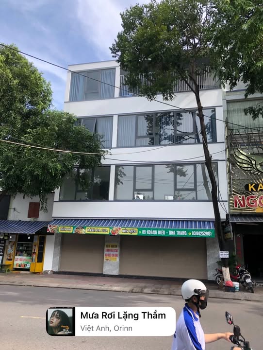 Nhà mặt tiền đường Hoàng Diệu Nha Trang 49m² giá 11.2 tỷ - Kinh doanh sầm uất gần biển!