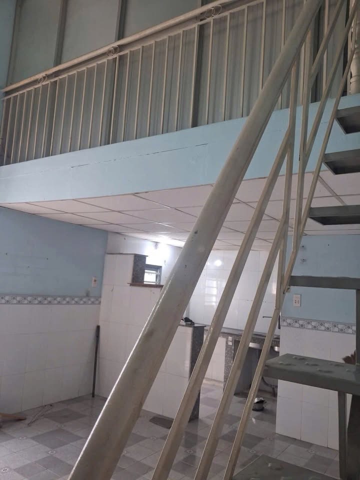 Nhà bán Hóc Môn 28m² giá 900 triệu - Gác lững, ô tô vào tận nhà!