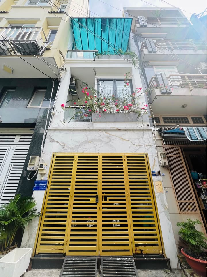 Nhà phố quận 10, 50m² giá 12.9 tỷ - Nhà mới hiện đại, hẻm xe hơi 6m!