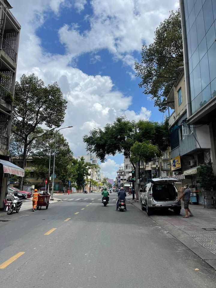 Nhà mặt tiền Trần Đình Xu, Quận 1, 70.4m² giá 28.8 tỷ - Kinh doanh đắc địa!