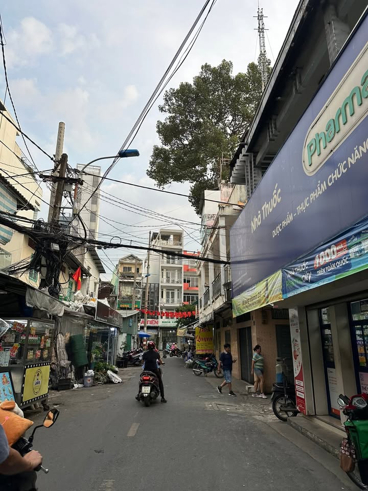 Nhà 2 tầng Hồ Thị Kỷ 40m² giá 5.5 tỷ - Cơ hội đầu tư tốt tại Q10!