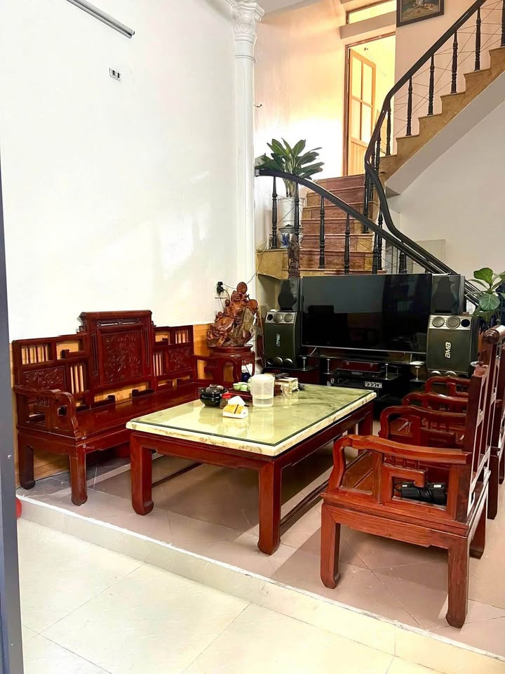 Nhà 3 tầng 1 tum tại phường Kỳ Bá, TP Thái Bình 50m² giá 2.1 tỷ - Sẵn sàng ở ngay!