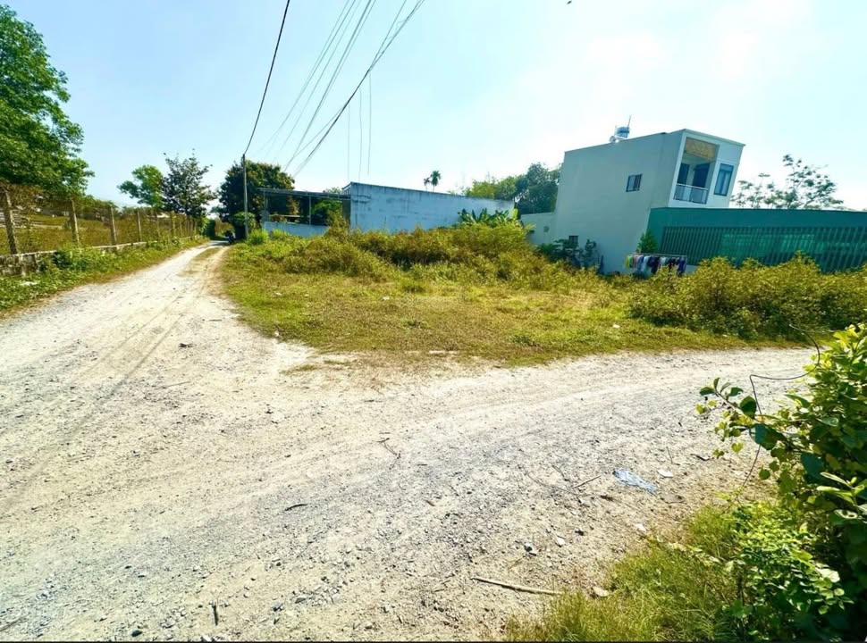 Đất 2 mặt tiền đường 568, Củ Chi 240m² giá 1.8 tỷ - Cơ hội đầu tư tuyệt vời!