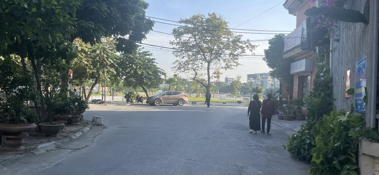 Đất nền Thạch Bàn 42m² giá 6 tỷ - Vị trí đắc địa gần hồ điều hòa!