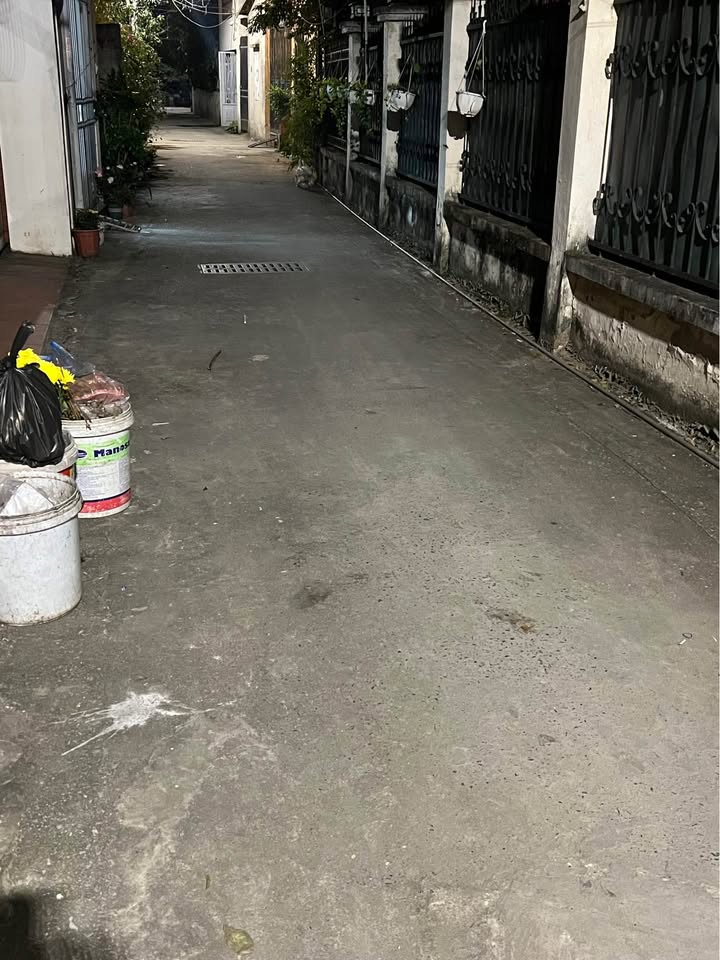 Đất nền Thạch Bàn 40m² giá 7.4 tỷ - Đầu tư hấp dẫn gần hồ Thạch Bàn!