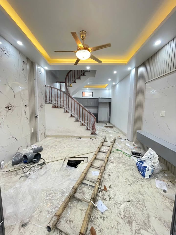 Nhà đẹp Tiền Phong 40m² giá chỉ 2 tỷ - Sổ đỏ chính chủ, tiện ích đầy đủ!