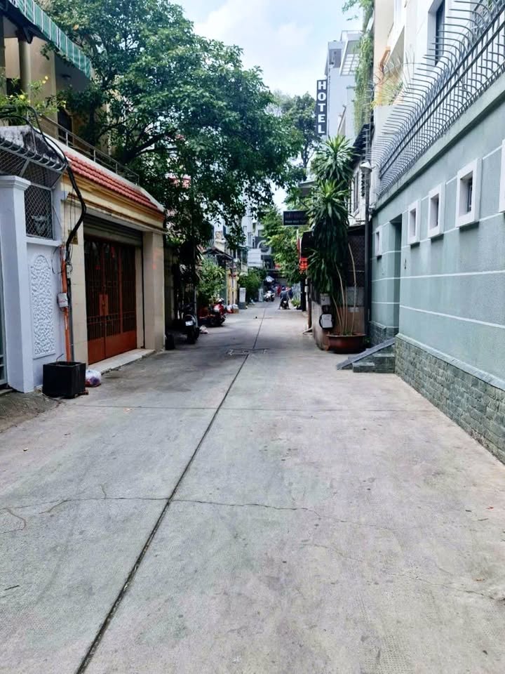 Nhà Trần Bình Trọng Q5 142m² giá 18.8 tỷ - Dòng tiền ổn định 40 triệu/tháng!