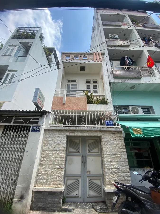 Nhà hẻm xe hơi Cách Mạng Tháng 8, P15, Q10 - 48m² giá 8.4 tỷ - Không thể bỏ lỡ!