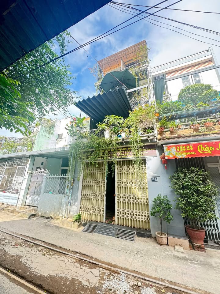 Nhà 4 tầng mặt tiền đường Hải Phòng, quận Thanh Khê, Đà Nẵng - 4.1 tỷ, kinh doanh tiện lợi!